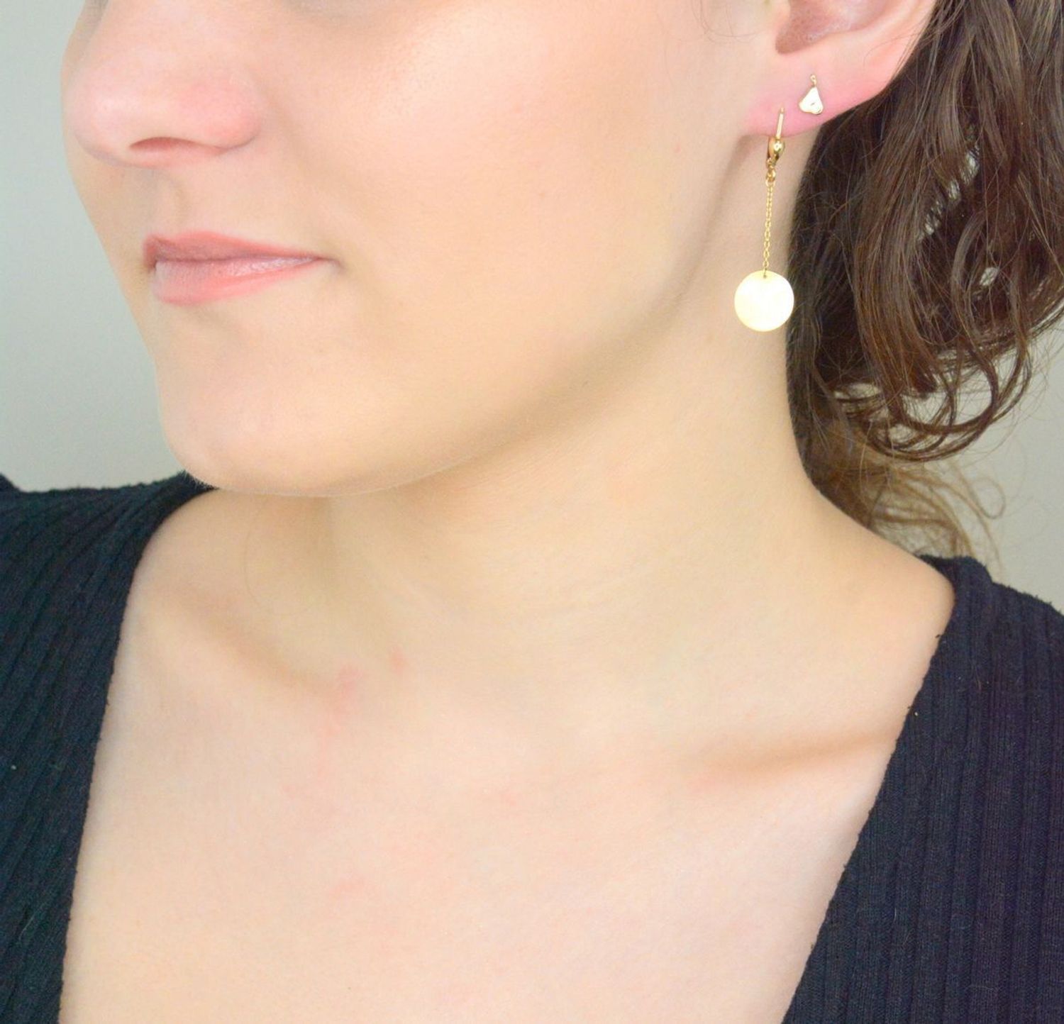 Złote kolczyki damskie wiszące kółka na łańcuszkach próba 333.jpg